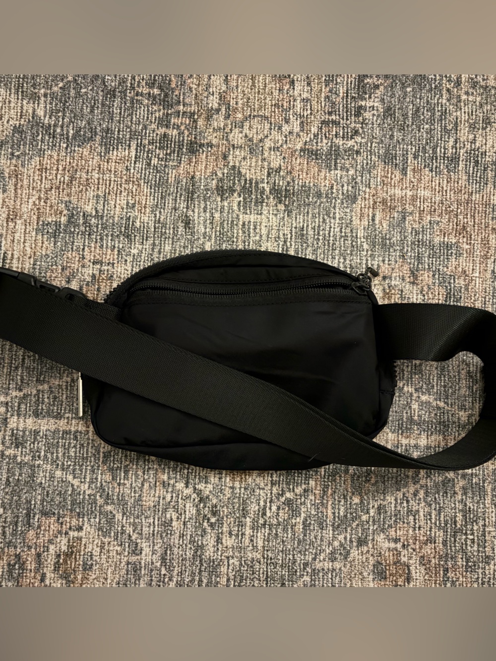 Lululemon everywhere belt bag 1L in Black - Picture 3 of 3